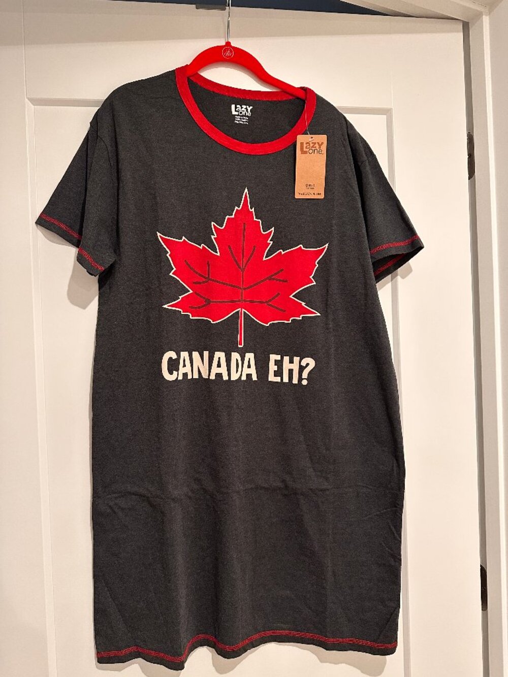 Canada Sleep Bundle - Sleep Shirt and Fuzzy Slippers
